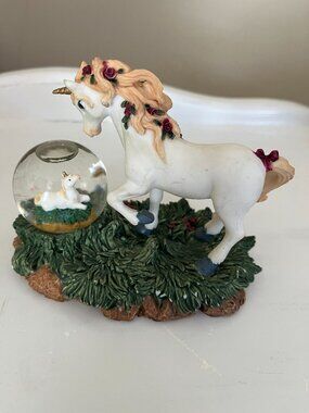 Westland Giftware #1276 Unicorn with snowglobe